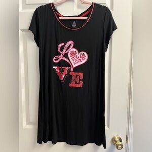 Black Love Graphic Valentines Nightgown Large 12-14
